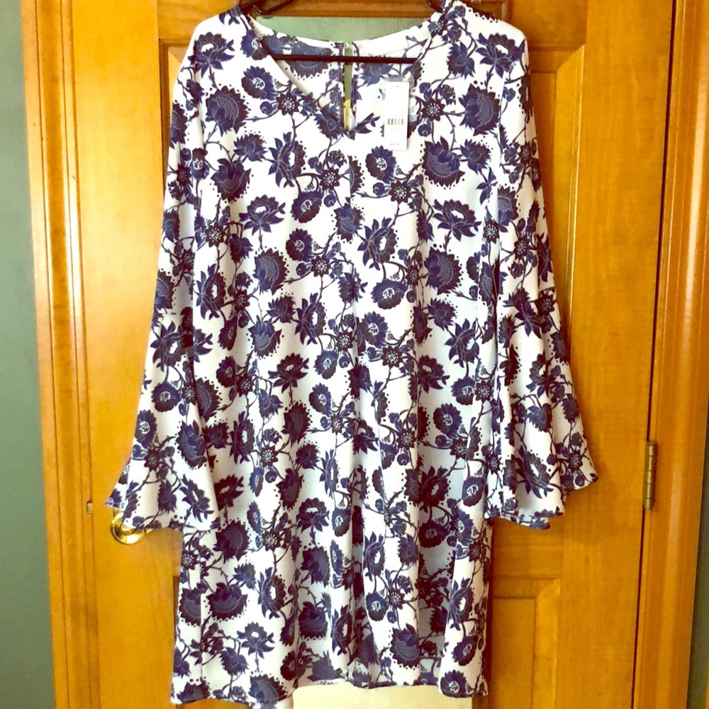 New York & Company *NWT* Swing dress